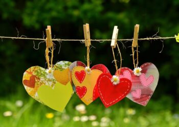 11 paper heart ornamnets tutorial