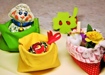 easter napkin folding