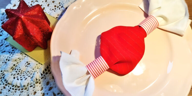 christmas napkin folding