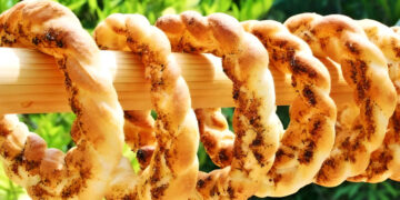 spicy bread wreath