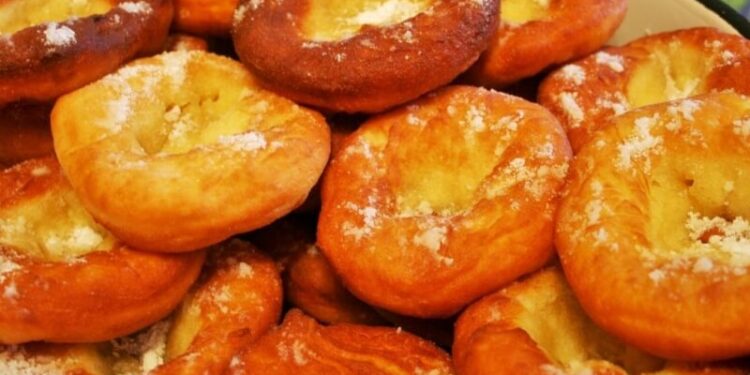 doughnut hungarian fánk
