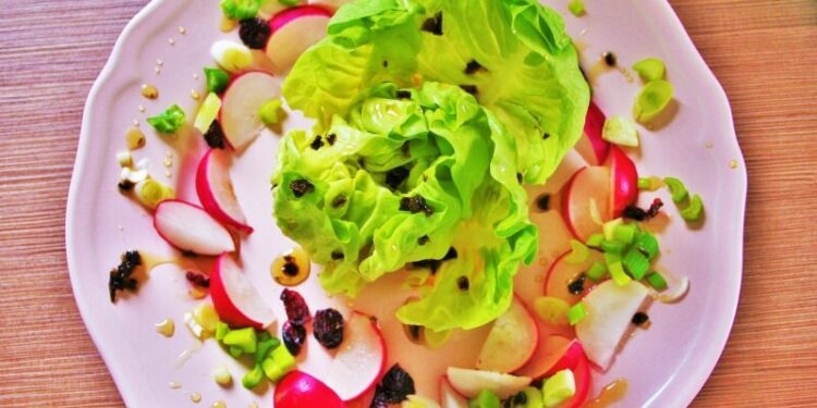 Lettuce with Radish and Sweet Chili