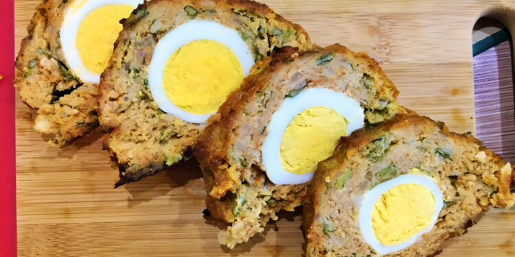 Meatloaf Stuffed With Egg (Stefania Vagdalt)