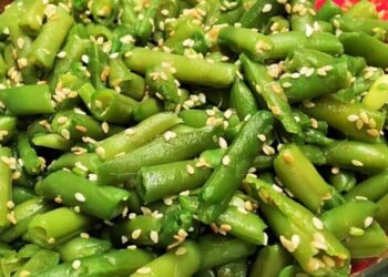 sesame and soy glazed green beans