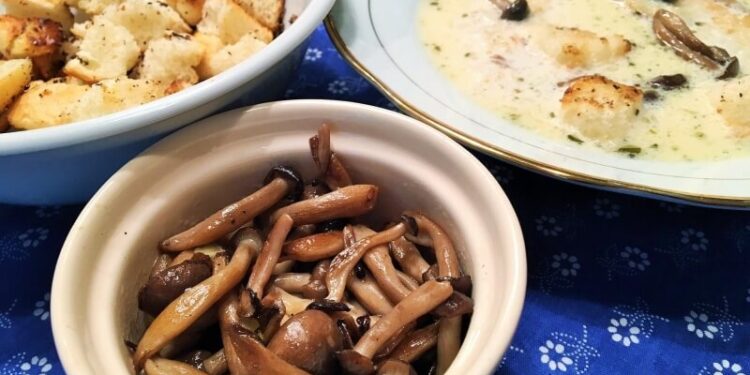 Shimeji Mushroom Soup