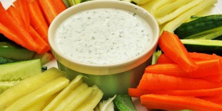 Yogurt dip with dill