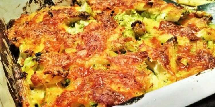 Cheesy Broccoli Pasta Bake