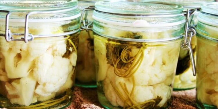 Marinated Cauliflower Pickles