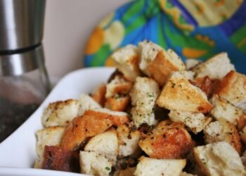 herbal spicy crouton